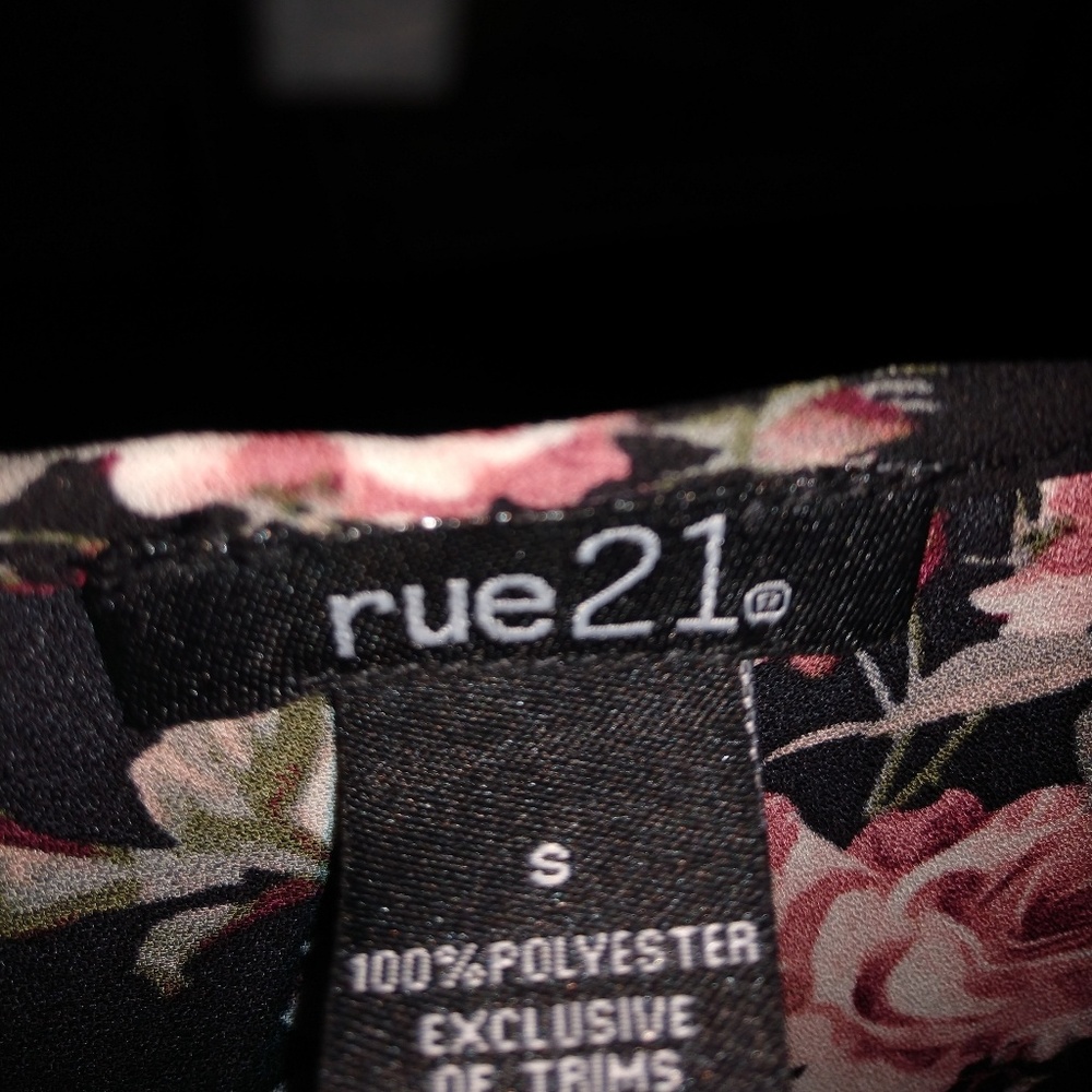 Dresstop with necklace